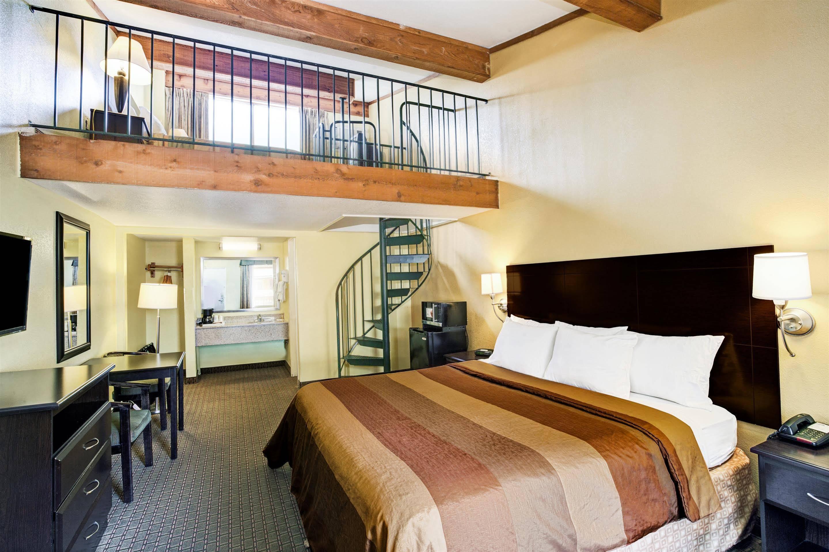 Days Inn & Suites By Wyndham Downtown Gatlinburg Parkway Ngoại thất bức ảnh