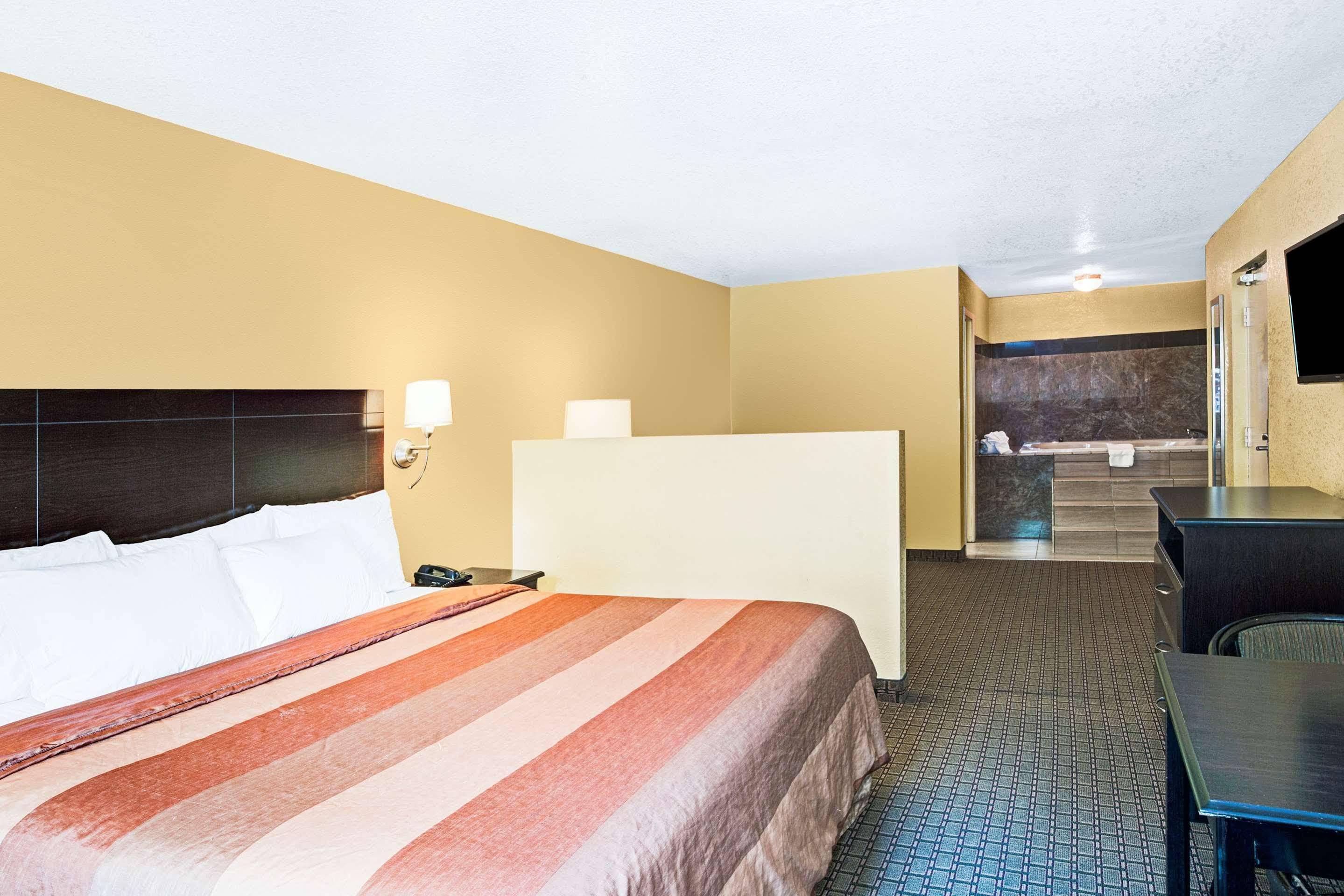 Days Inn & Suites By Wyndham Downtown Gatlinburg Parkway Ngoại thất bức ảnh