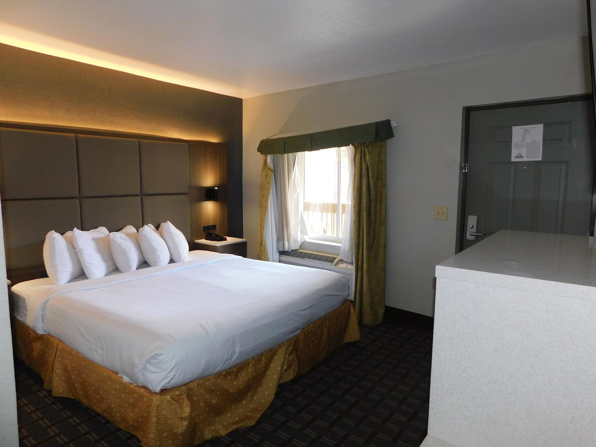 Days Inn & Suites By Wyndham Downtown Gatlinburg Parkway Ngoại thất bức ảnh
