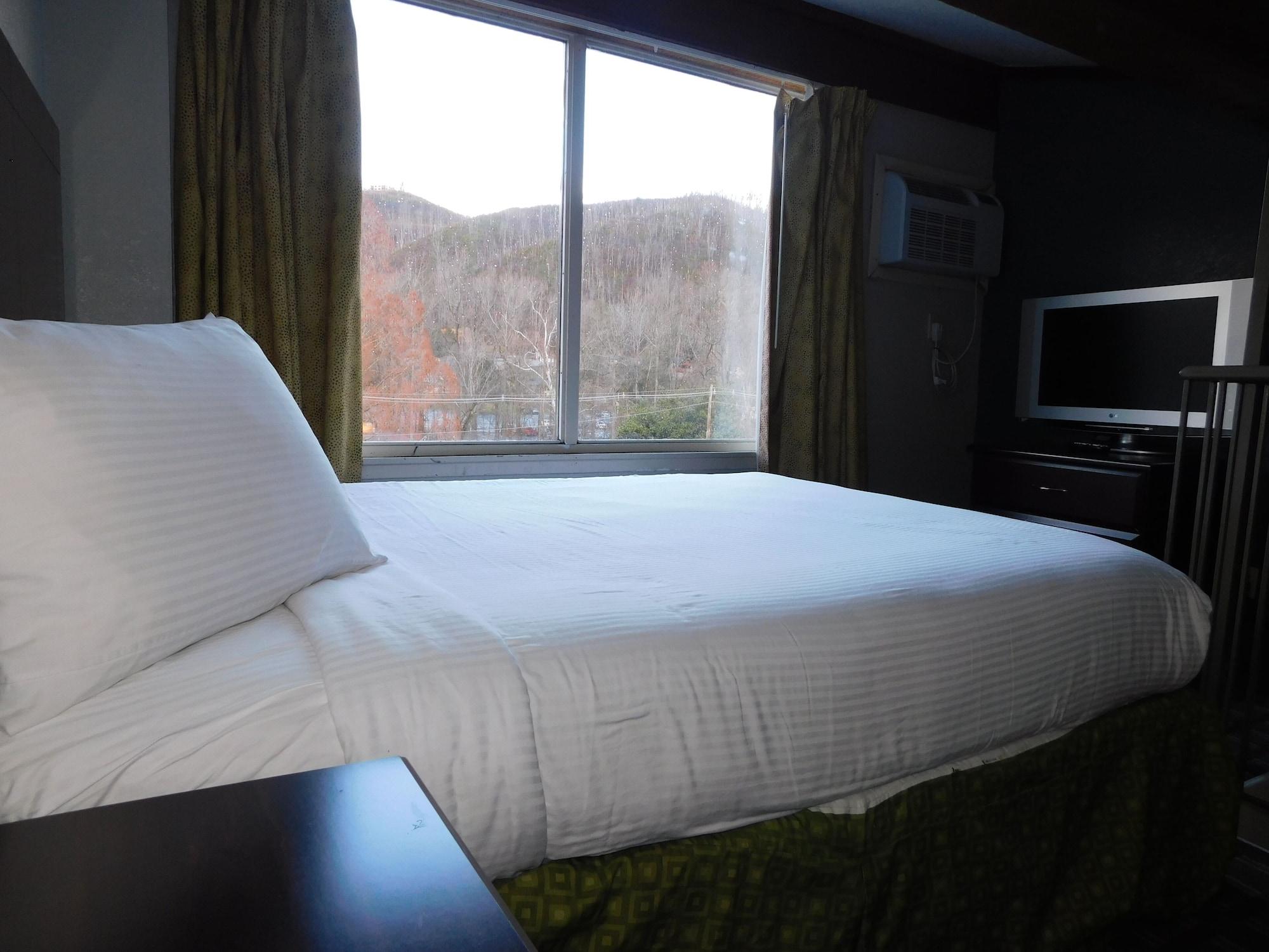 Days Inn & Suites By Wyndham Downtown Gatlinburg Parkway Ngoại thất bức ảnh