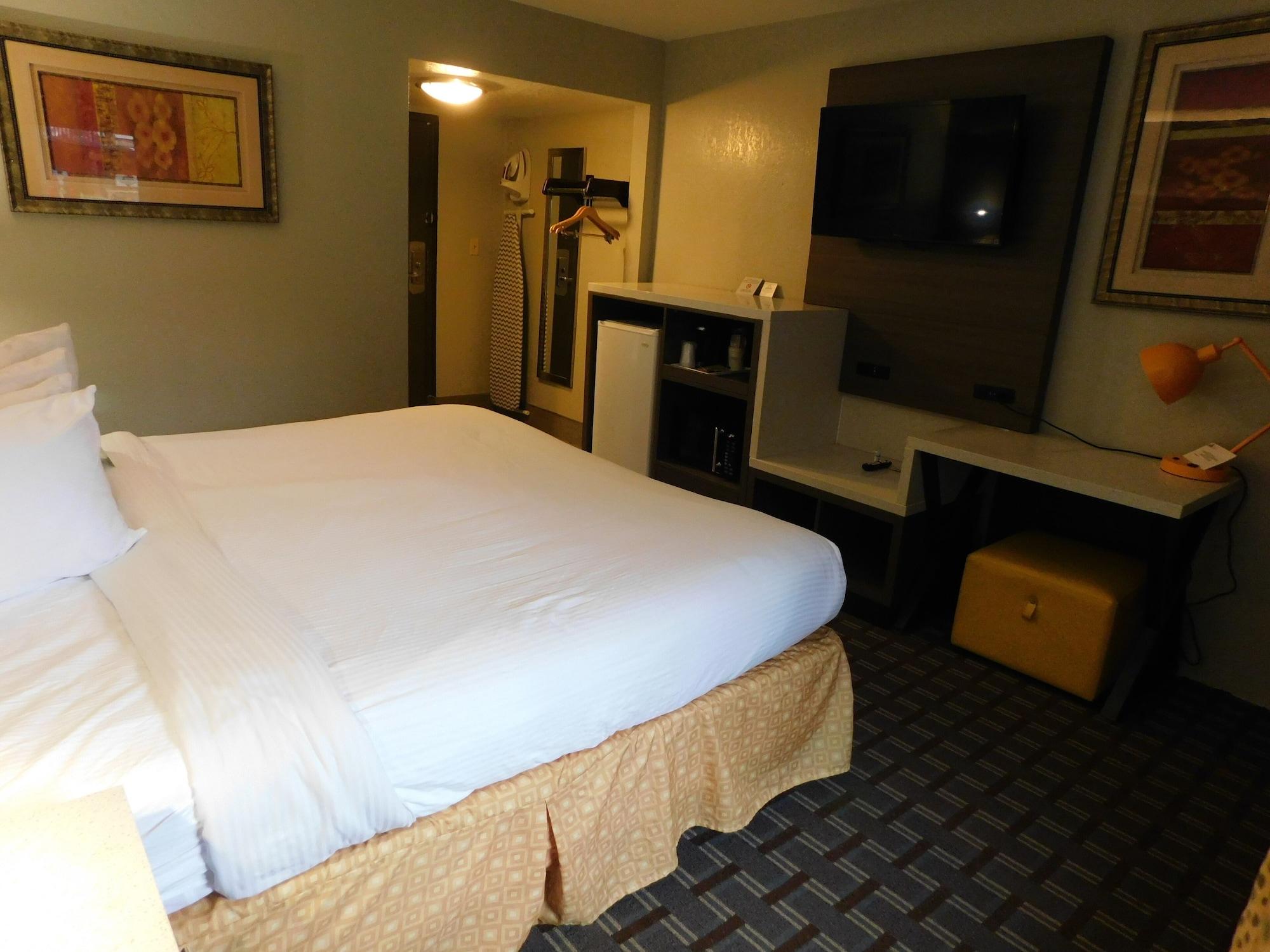 Days Inn & Suites By Wyndham Downtown Gatlinburg Parkway Ngoại thất bức ảnh