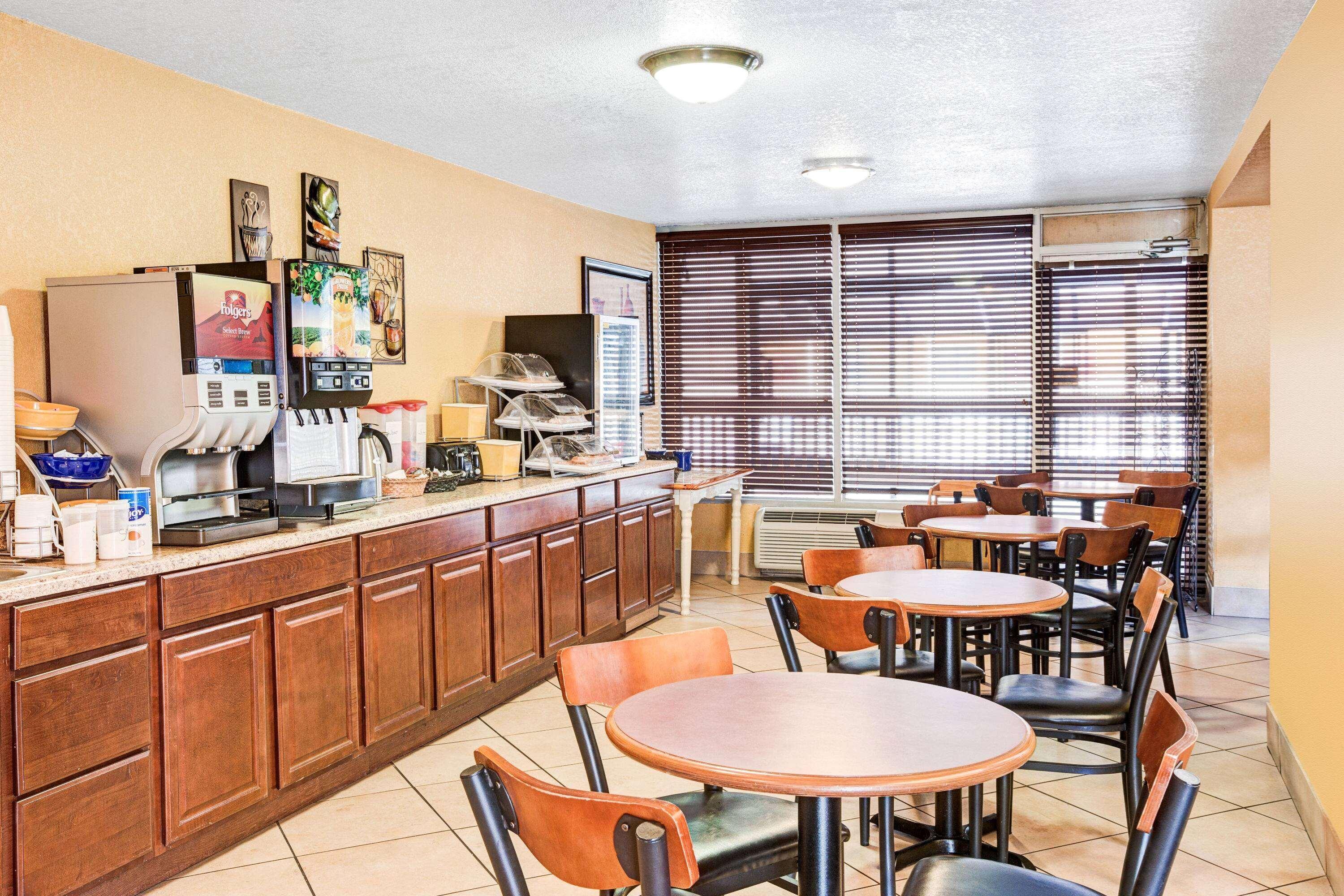 Days Inn & Suites By Wyndham Downtown Gatlinburg Parkway Ngoại thất bức ảnh
