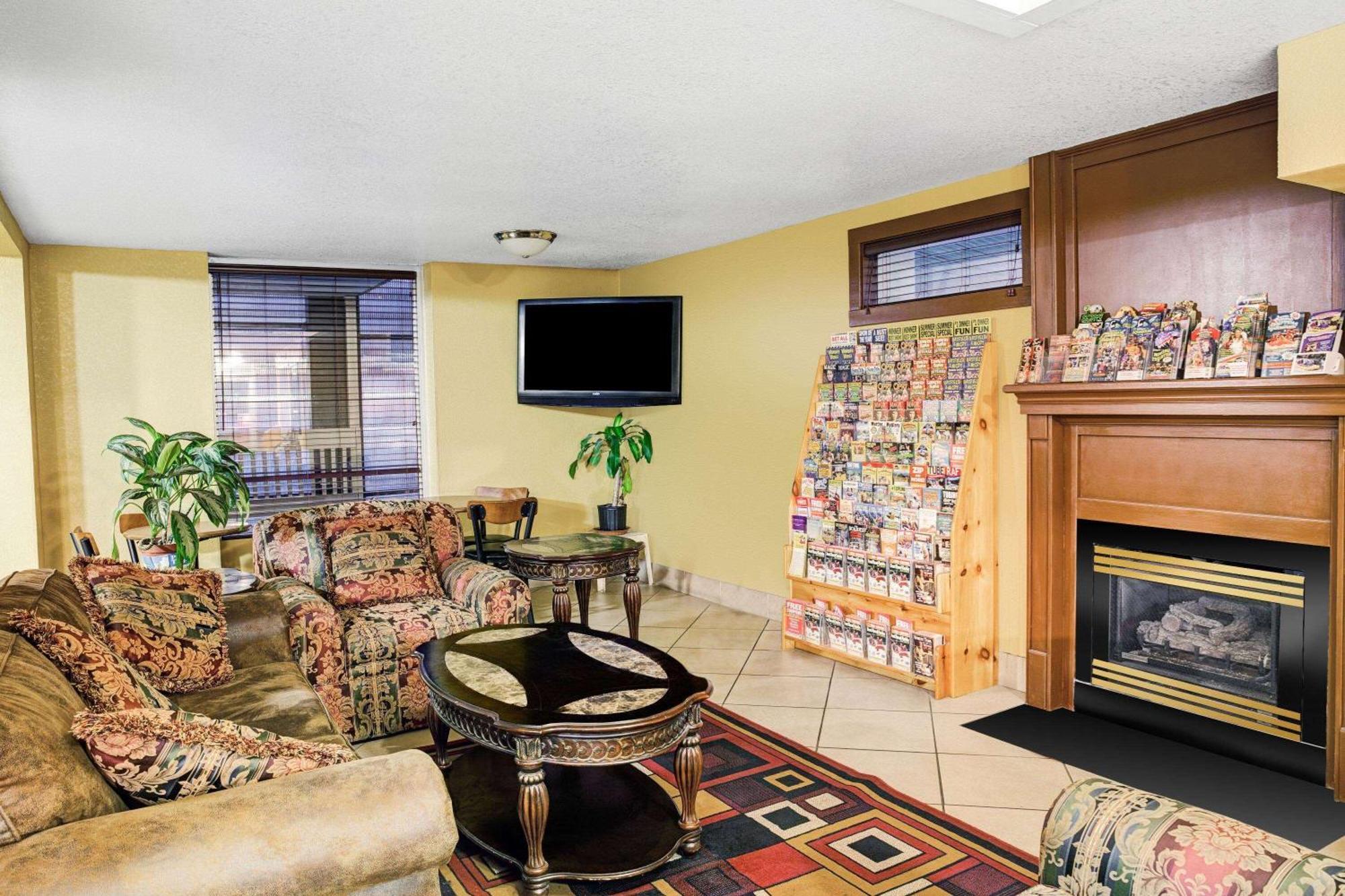 Days Inn & Suites By Wyndham Downtown Gatlinburg Parkway Ngoại thất bức ảnh