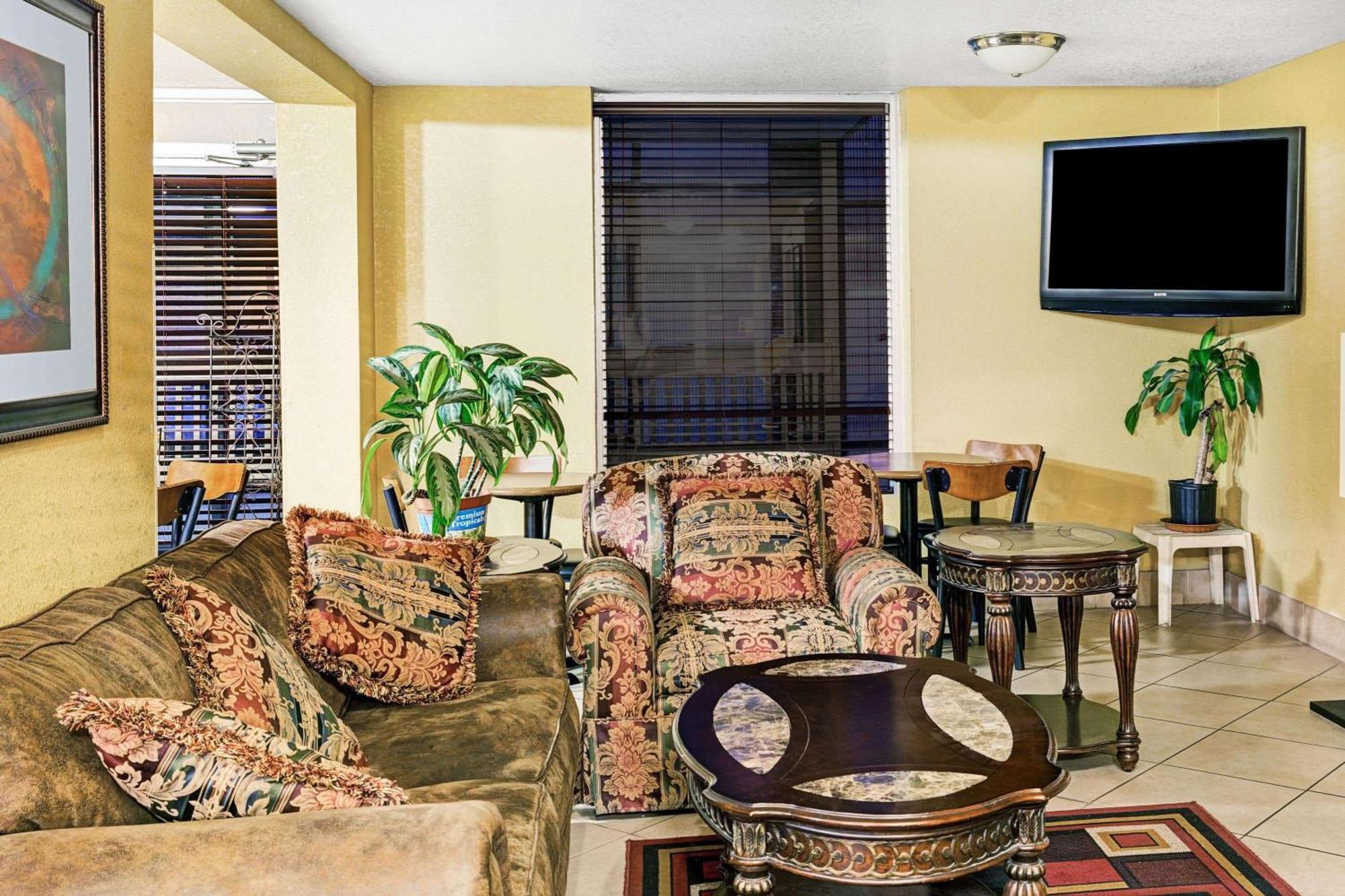 Days Inn & Suites By Wyndham Downtown Gatlinburg Parkway Ngoại thất bức ảnh