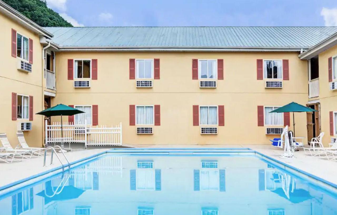 Days Inn & Suites By Wyndham Downtown Gatlinburg Parkway Ngoại thất bức ảnh